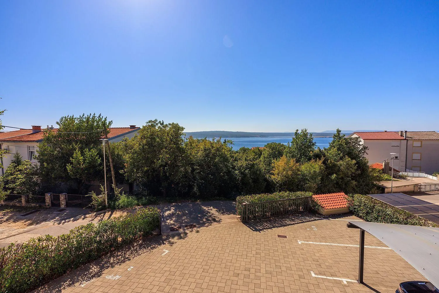 Lichtdurchflutetes Apartment Nur 400 Meter Zum Strand Mit Herrlichem Meerblick Dramalj 0*,  Croatia