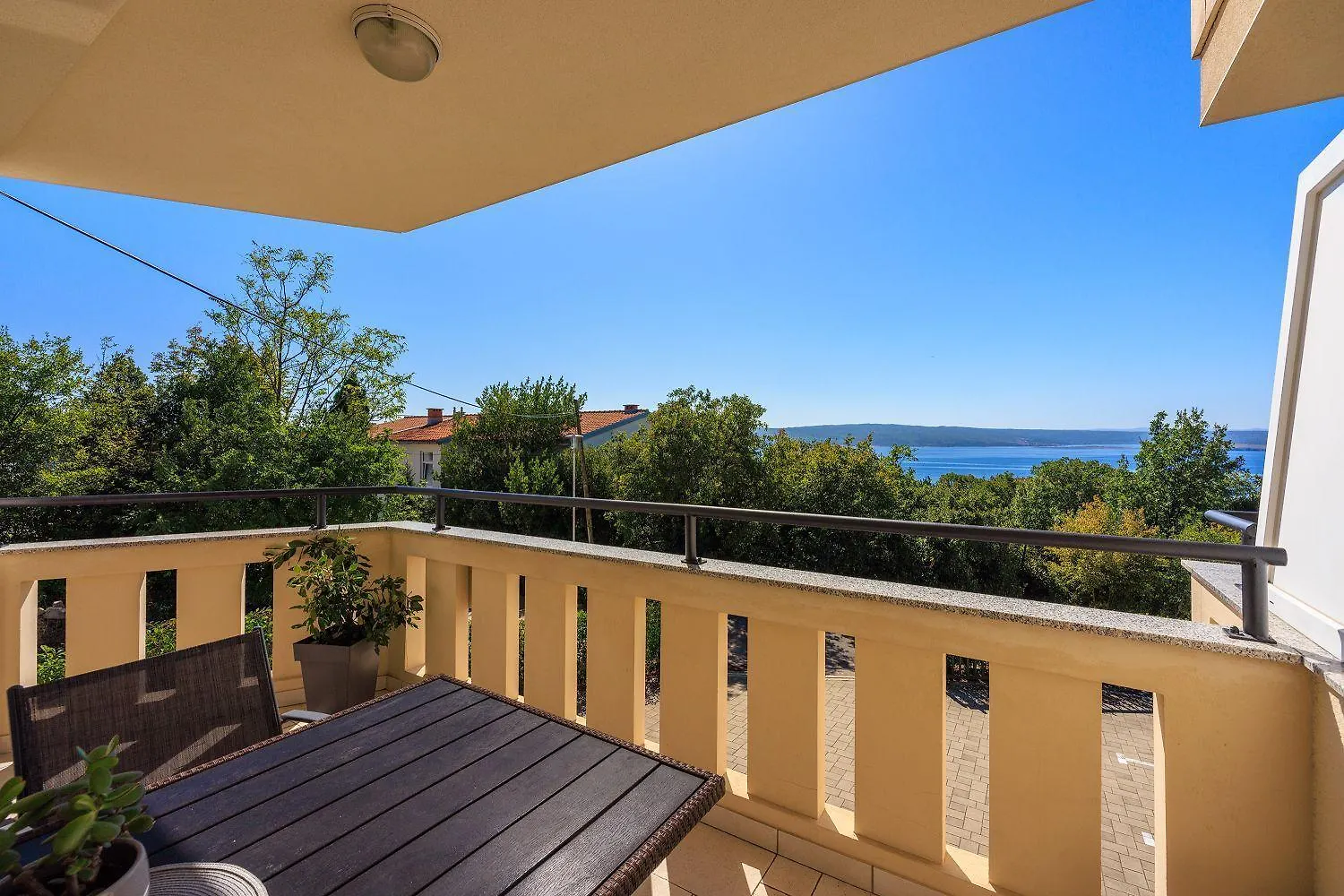 Lichtdurchflutetes Apartment Nur 400 Meter Zum Strand Mit Herrlichem Meerblick Dramalj 0*,