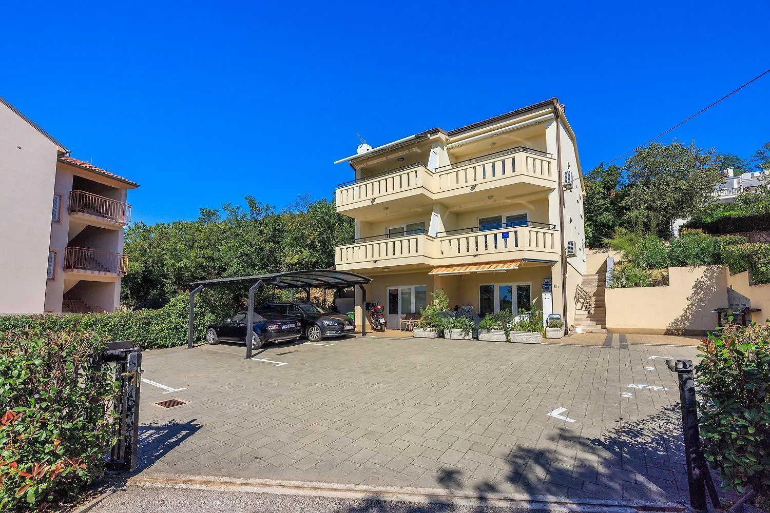 Lichtdurchflutetes Apartment Nur 400 Meter Zum Strand Mit Herrlichem Meerblick Dramalj